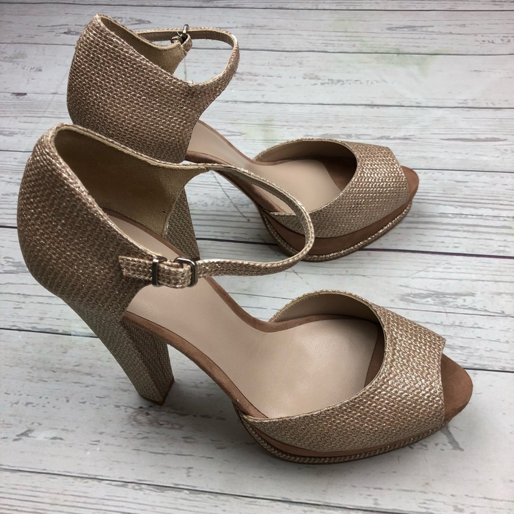 NWB HOSS Intropia Metallic Peep Toe Platform Heels